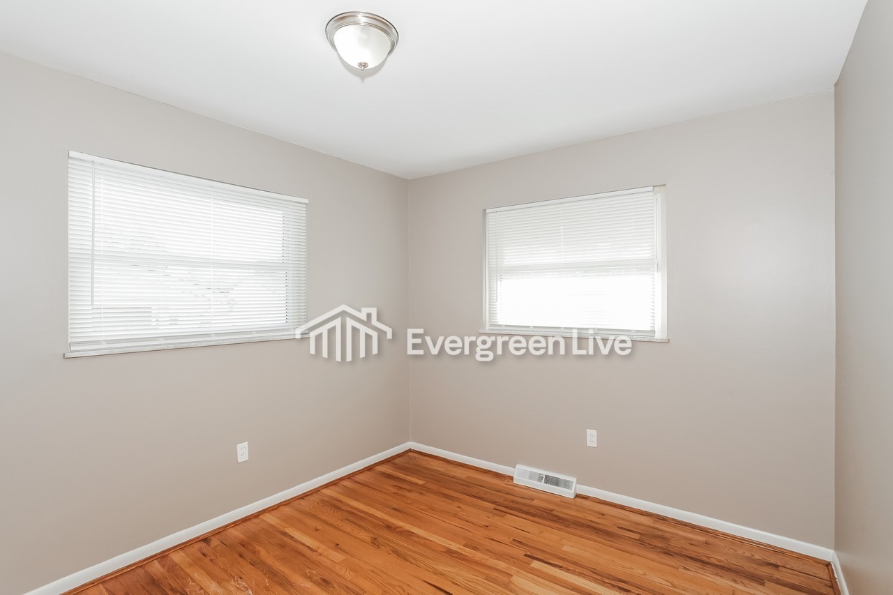 8379 Chesswood Dr - Photo 6 of 10