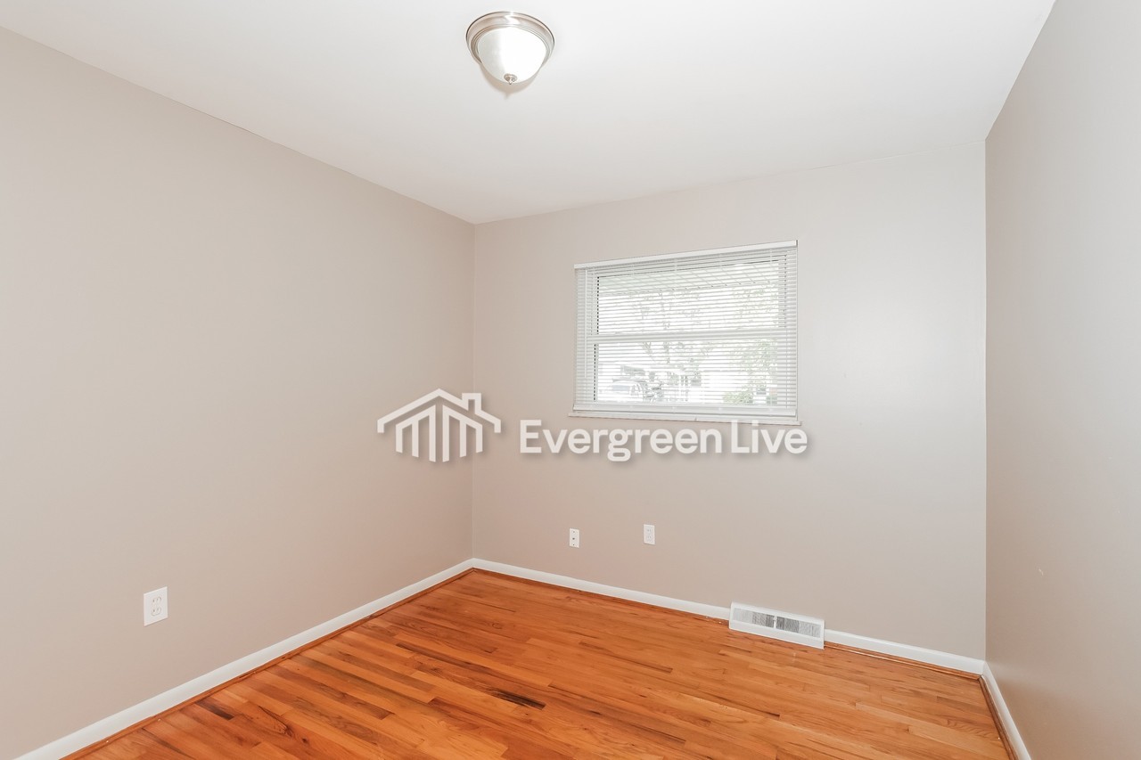 8379 Chesswood Dr - Photo 7 of 10