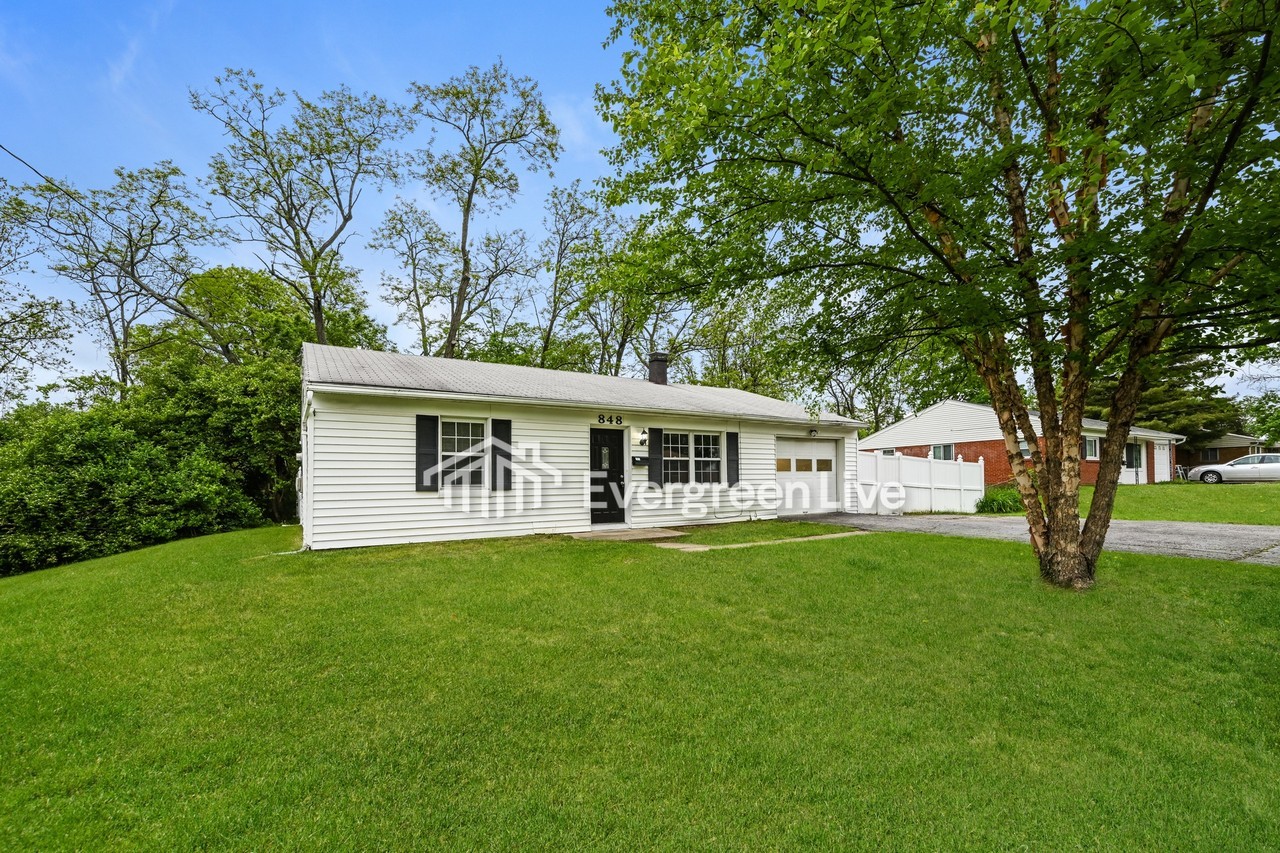848 N Hill Ln - Photo 2 of 15
