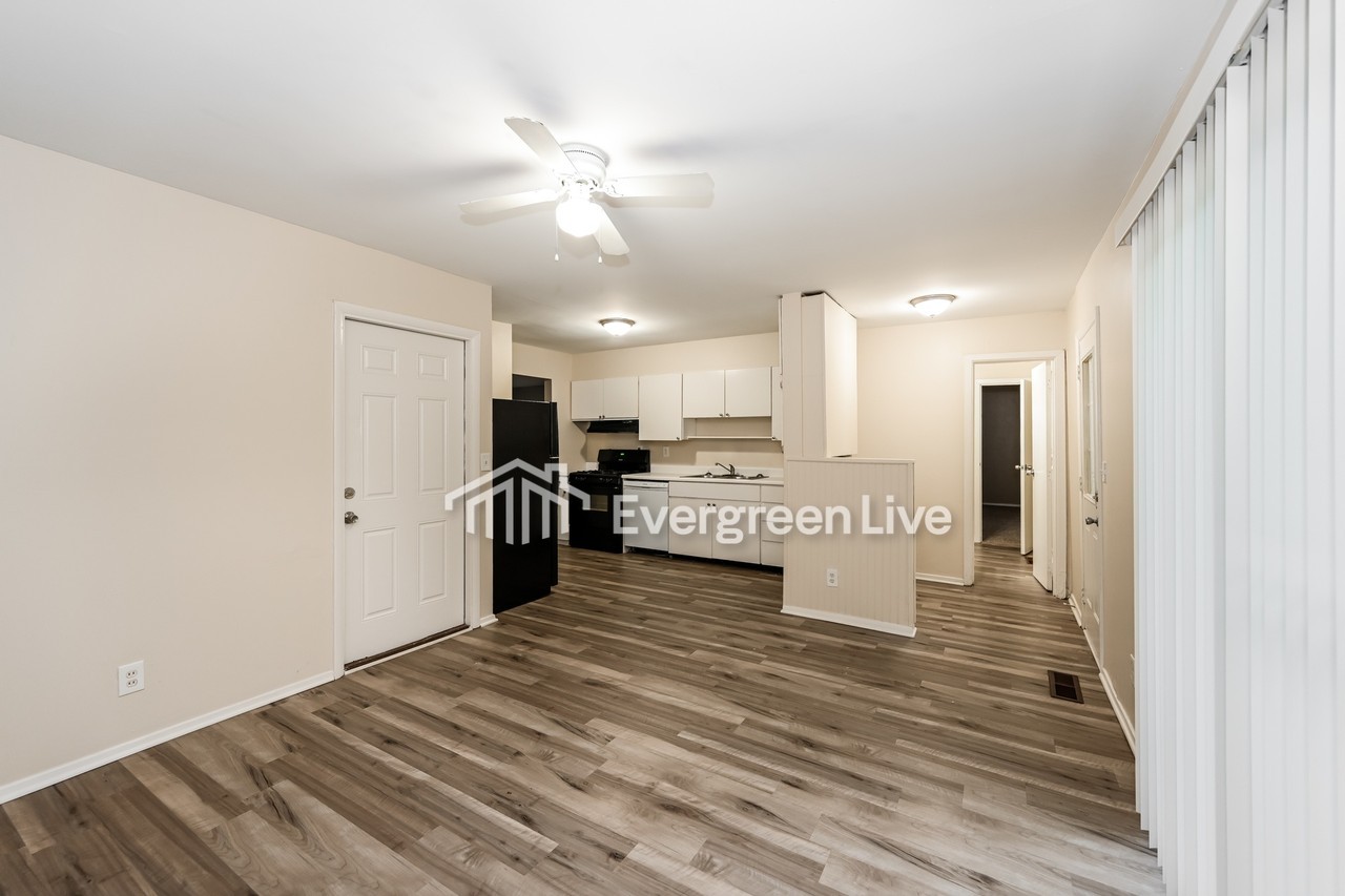 848 N Hill Ln - Photo 7 of 15