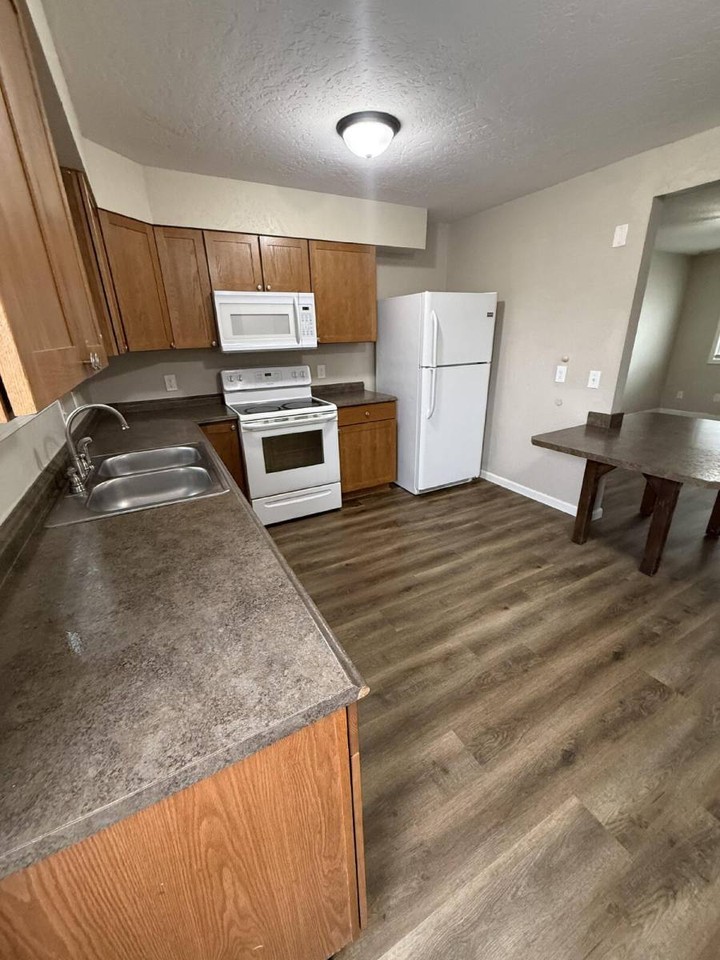 322 6th Ave Se #5 - Photo 2 of 19