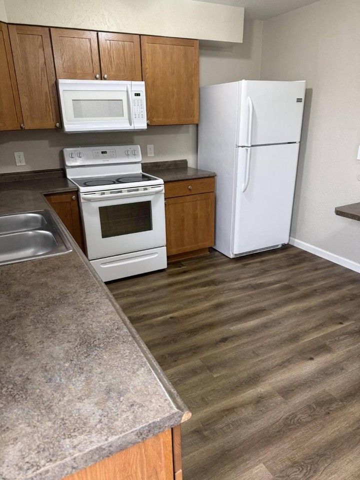 322 6th Ave Se #5 - Photo 3 of 19
