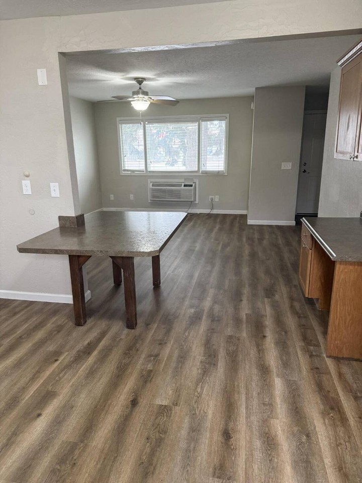 322 6th Ave Se #5 - Photo 5 of 19