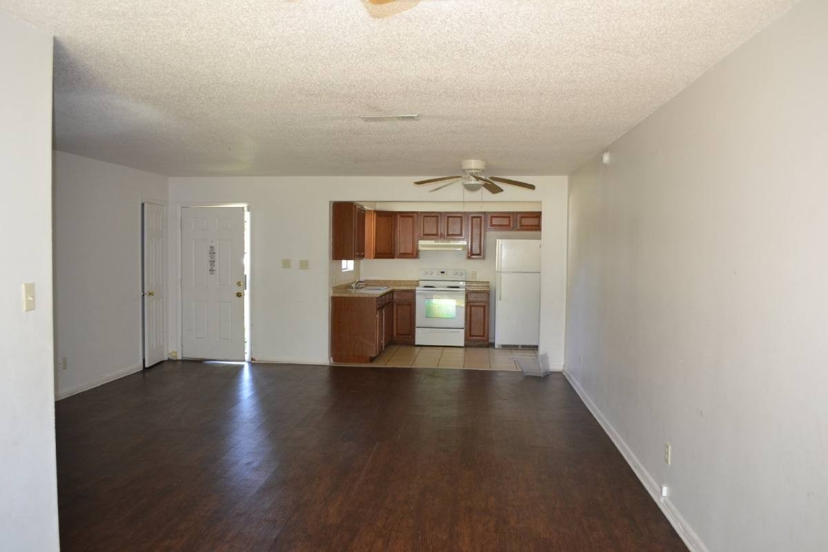 142 Cherokee Cir - Photo 4 of 19