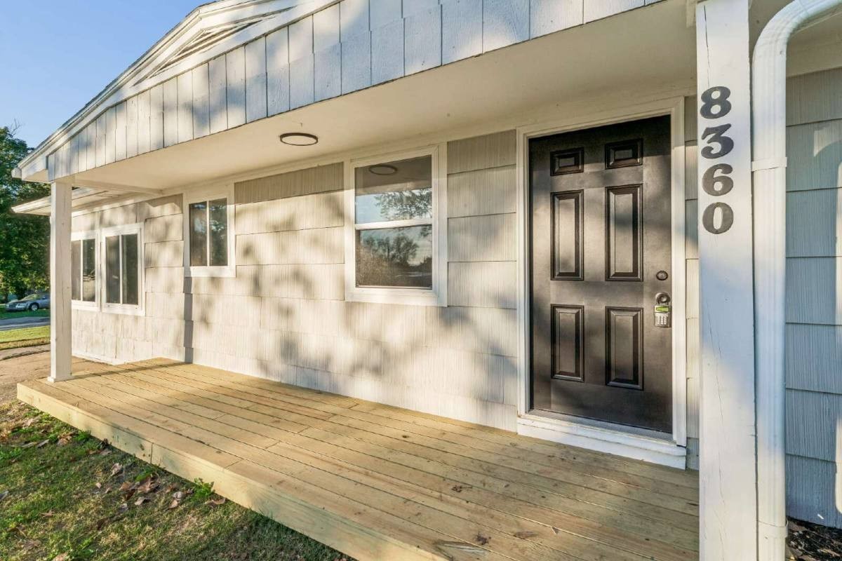 8360 High St - Photo 4 of 20