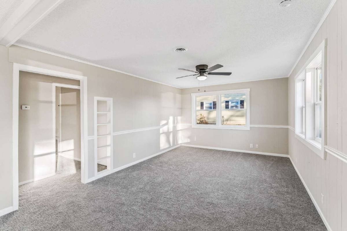 8360 High St - Photo 6 of 20
