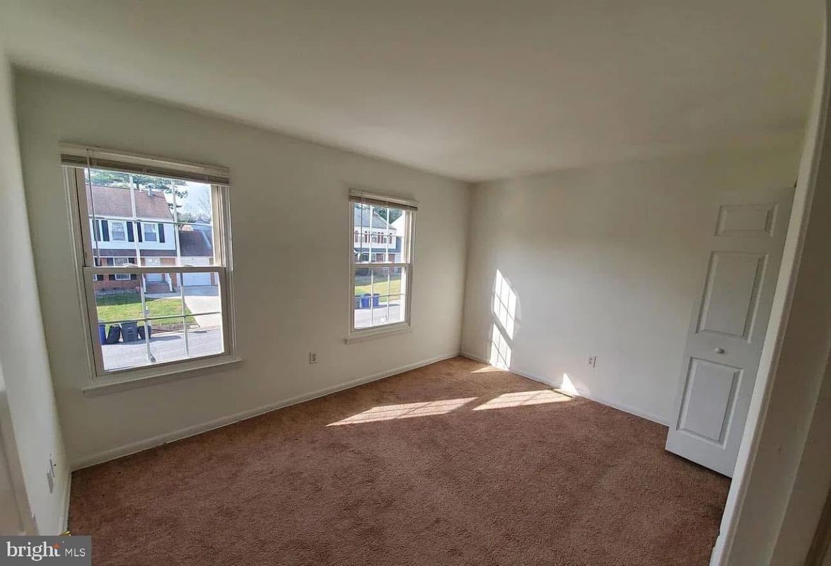 6 Clarion Ct - Photo 3 of 6