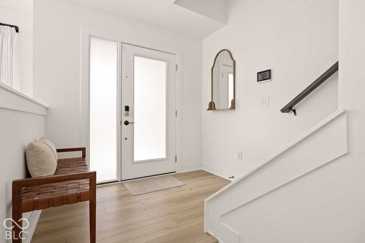 1847 Livery Way - Photo 4 of 50