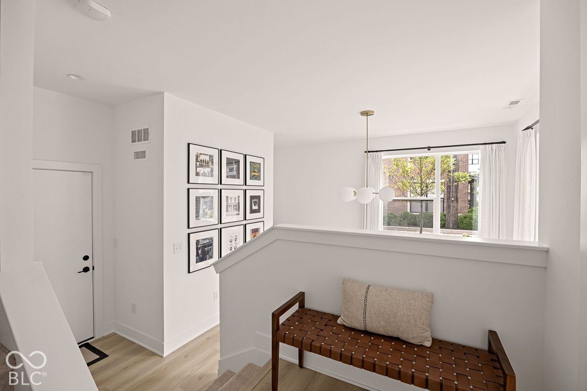 1847 Livery Way - Photo 5 of 50