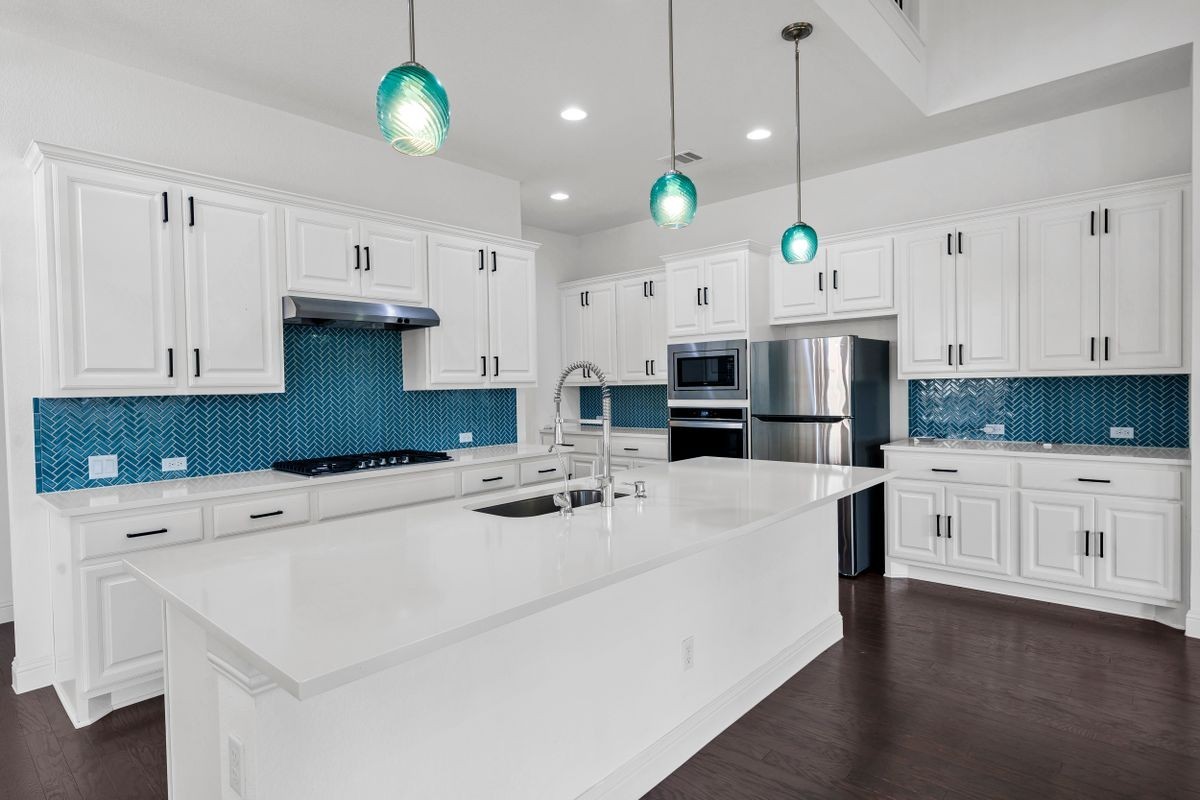 813 Palamos Dr - Photo 3 of 37
