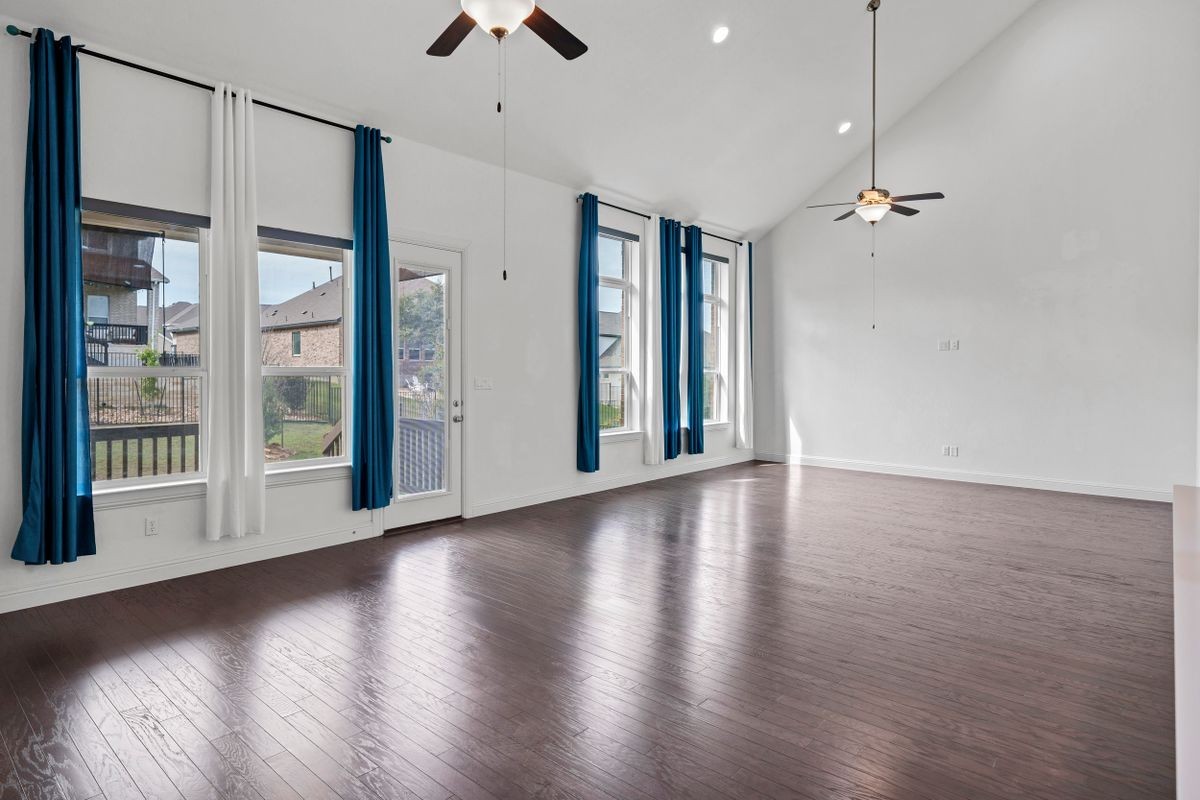 813 Palamos Dr - Photo 5 of 37