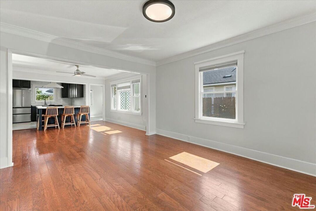 1066 Orange Ave - Photo 4 of 21