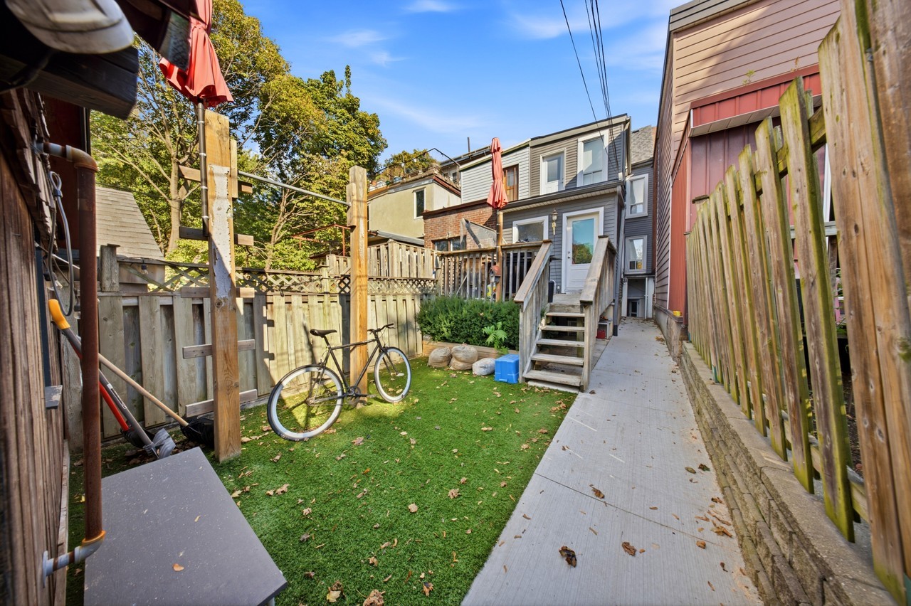 376 Shaw Street - Photo 4 of 14
