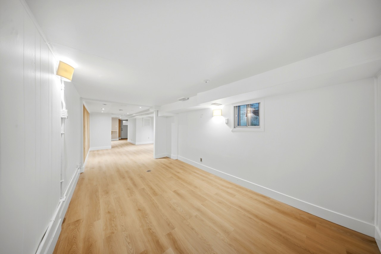 376 Shaw Street - Photo 5 of 14