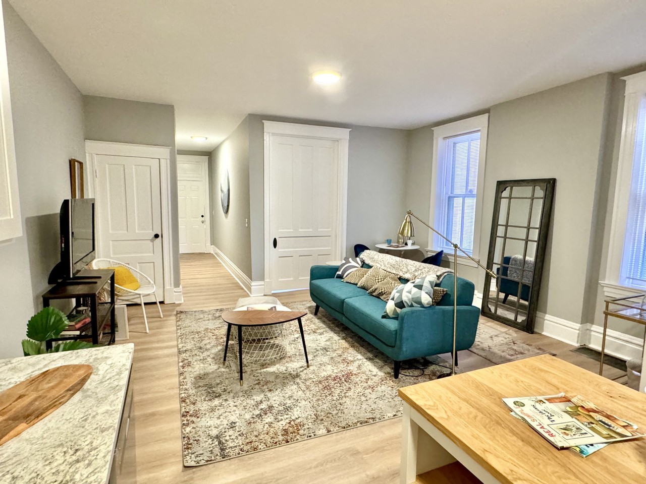 3430A Grace Ave #3430A - Photo 2 of 11
