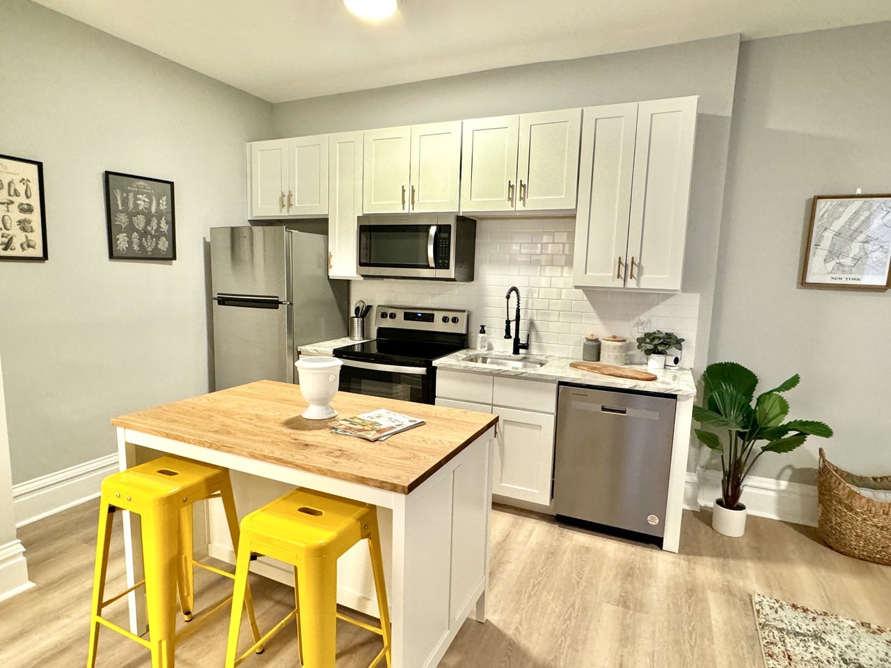 3430A Grace Ave #3430A - Photo 3 of 11