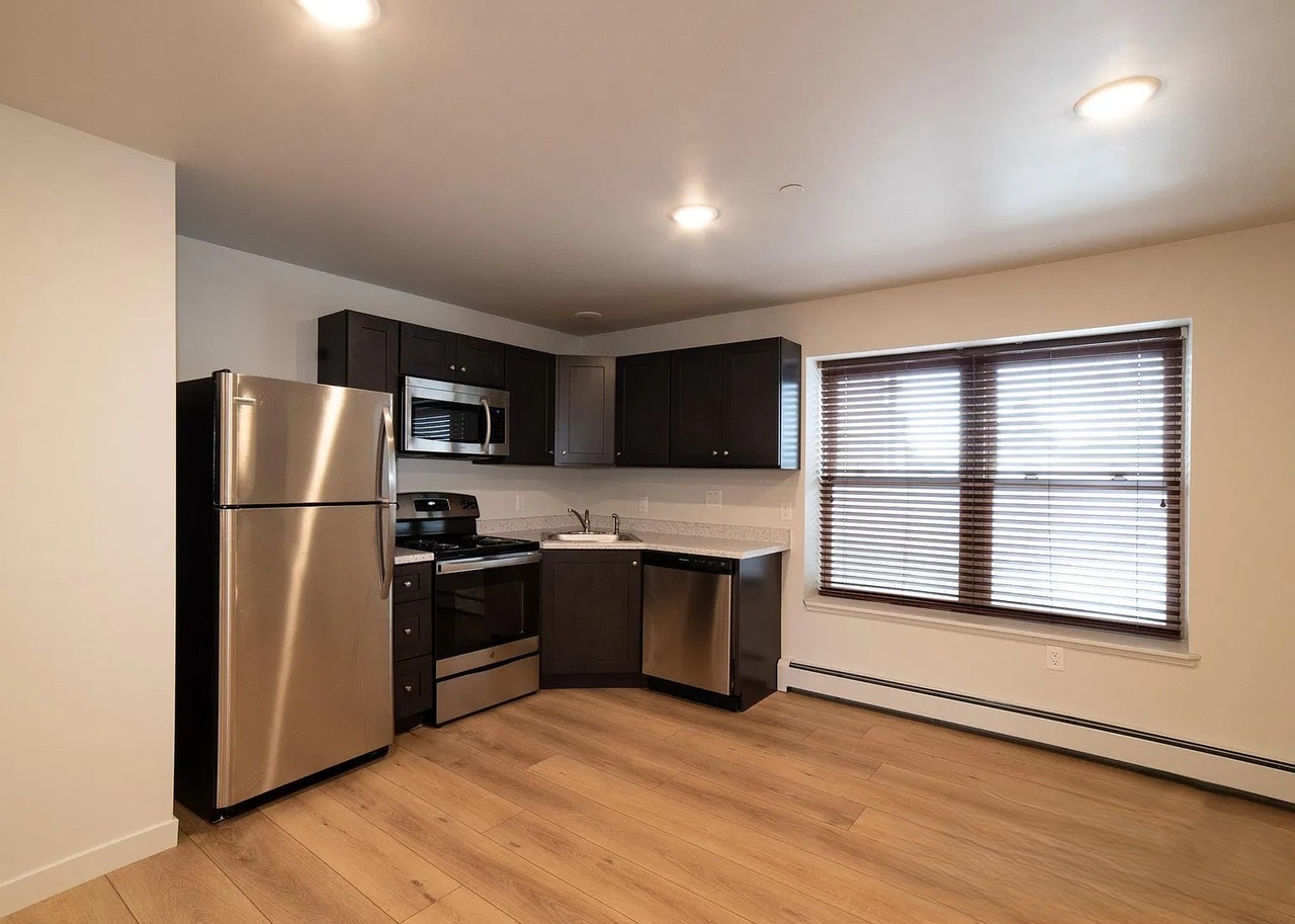 110 Snyder St #C - Photo 3 of 8