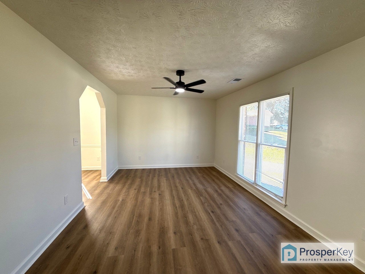 636 Wandering Ct - Photo 2 of 17