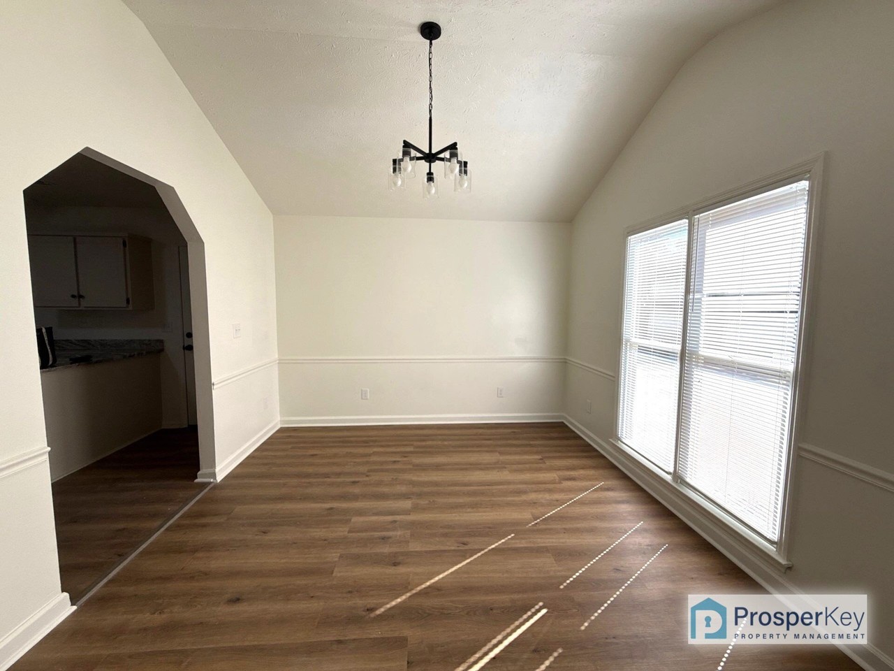 636 Wandering Ct - Photo 3 of 17