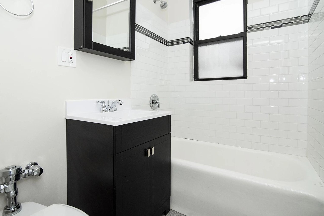 3345 N Marshfield Ave #308 - Photo 5 of 9
