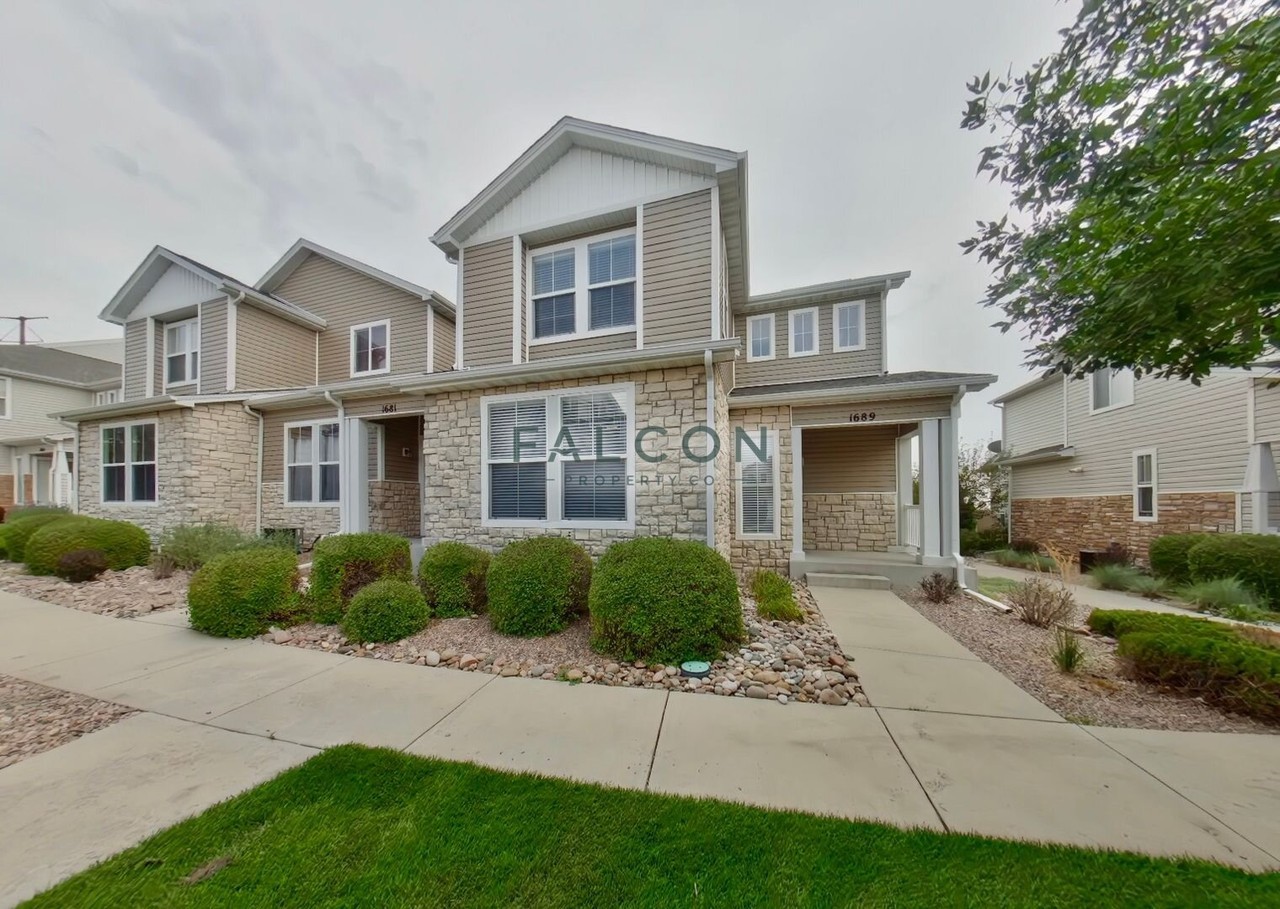 1689 Reilly Grv