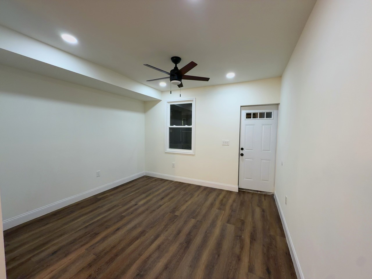 2316 Lauretta Ave - Photo 4 of 45