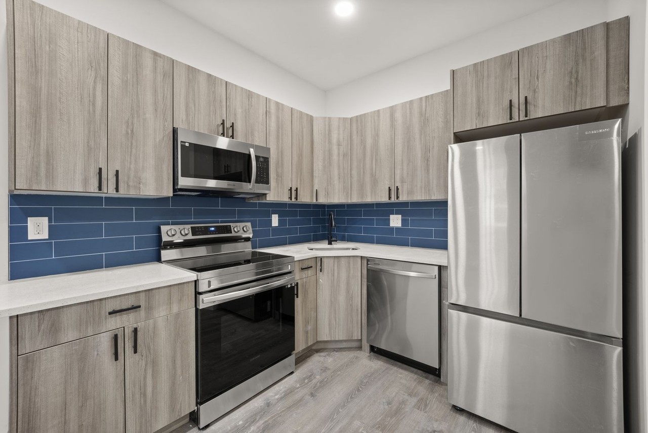 3623 N 21st St #1F - Photo 3 of 5