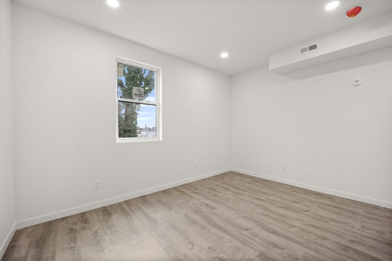 3623 N 21st St #1F - Photo 4 of 5