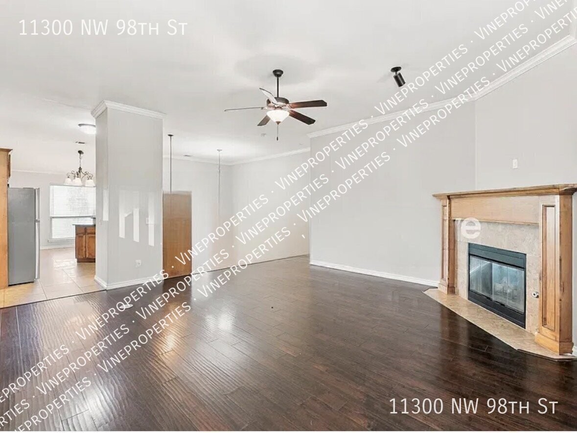 11300 Nw 98th St - Photo 2 of 10