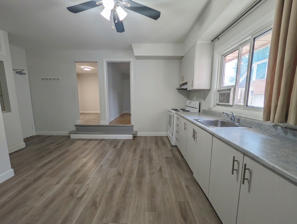 82 Albert St - Photo 3 of 13