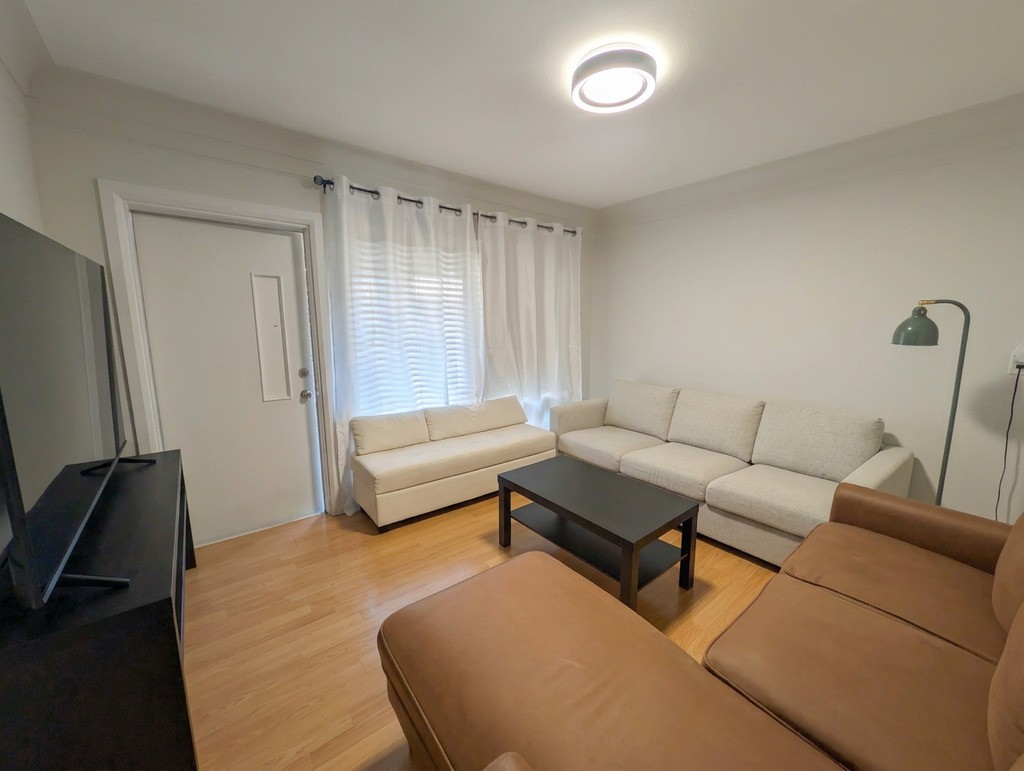 82 Albert St - Photo 6 of 13