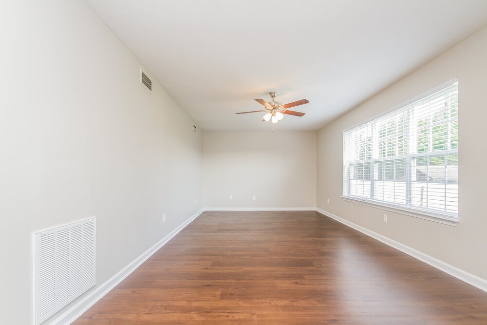 206 Lake Forest Dr - Photo 2 of 15