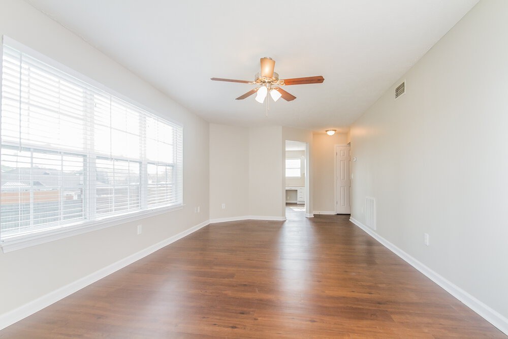 206 Lake Forest Dr - Photo 3 of 15