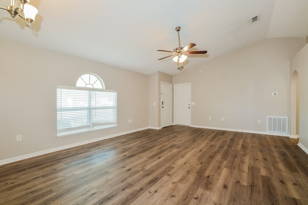 324 Placid Lake Dr - Photo 4 of 16