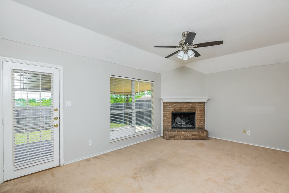 3405 Saint Vincent Rd - Photo 4 of 16