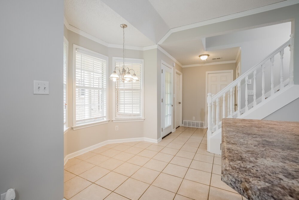 6687 Sandbourne W - Photo 5 of 15