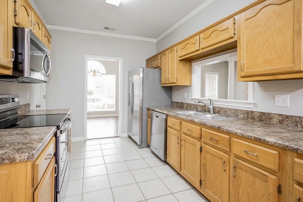 6687 Sandbourne W - Photo 6 of 15