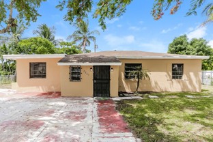 2261 E Golf Dr - Photo 1 of 1