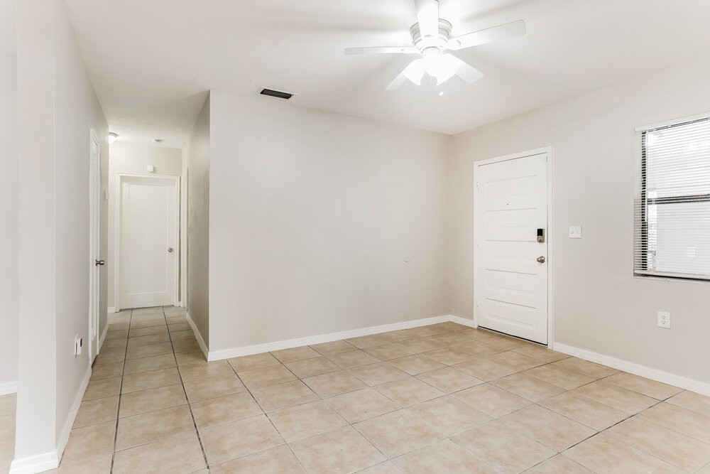 2261 E Golf Dr - Photo 4 of 16