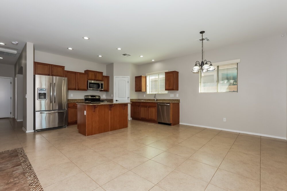 21936 S 214th St - Photo 5 of 16