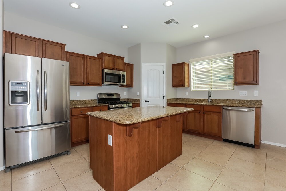 21936 S 214th St - Photo 6 of 16