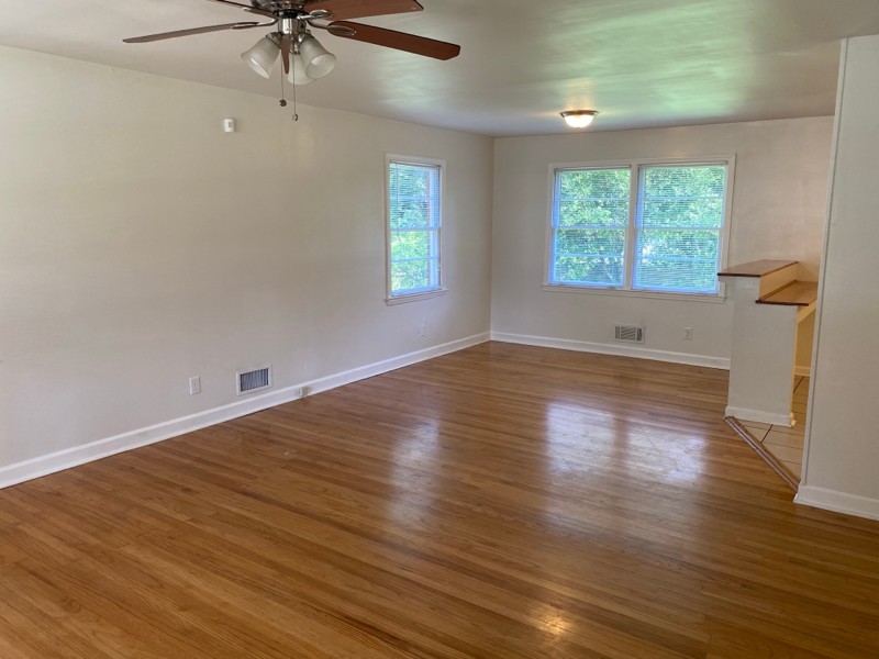 1606 Winter St - Photo 2 of 16