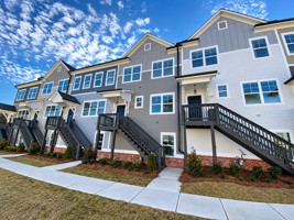 featured image of 3779 Oxford Cir