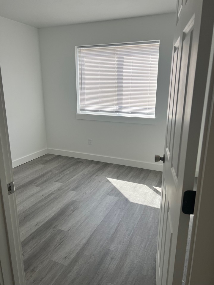 115 Skeels Ave #1 - Photo 5 of 10