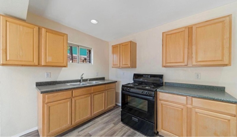 10240 Calcutta Dr #B - Photo 4 of 11