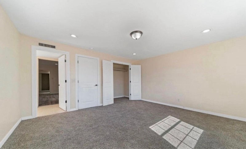 10240 Calcutta Dr #B - Photo 7 of 11
