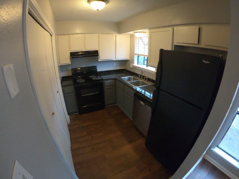 402 Manuel Dr #C - Photo 2 of 16