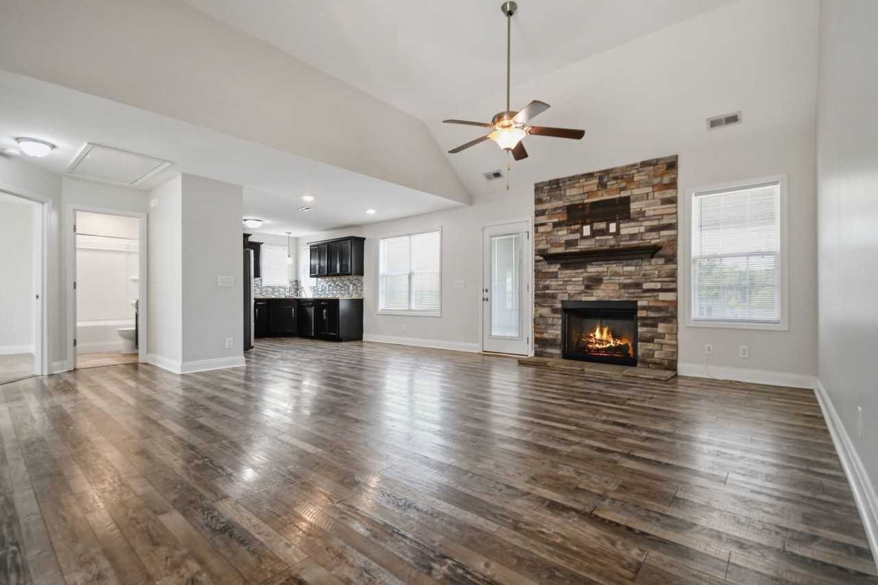 106 Sycamore Hill Dr - Photo 2 of 20