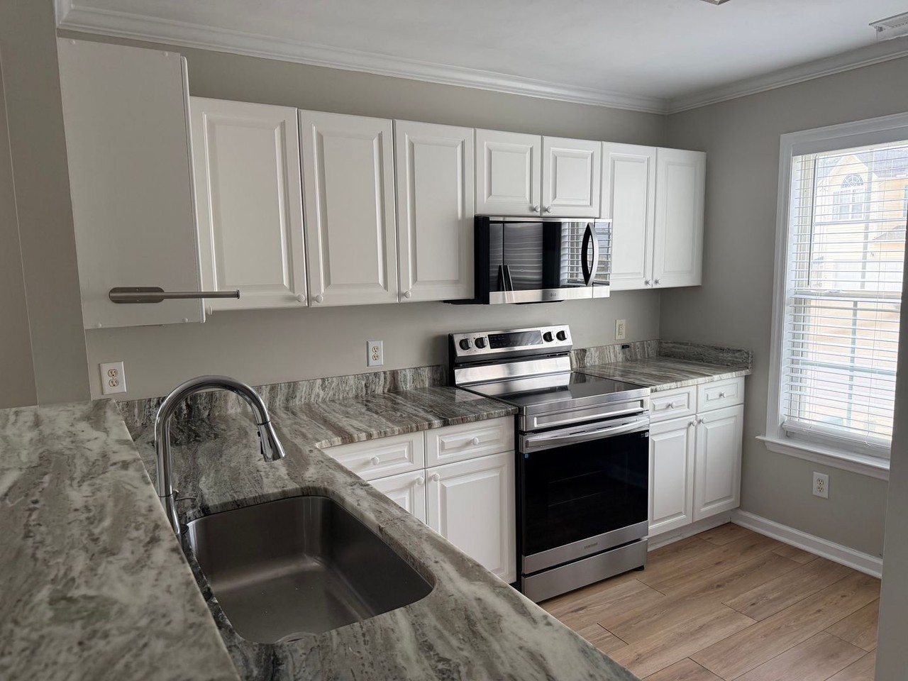 2522 Blackwolf Run Ln - Photo 2 of 16