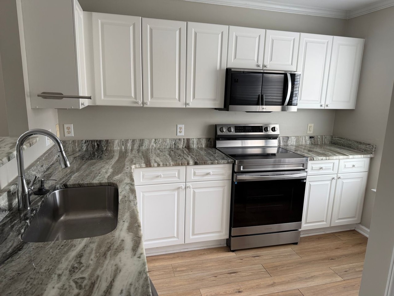 2522 Blackwolf Run Ln - Photo 3 of 16